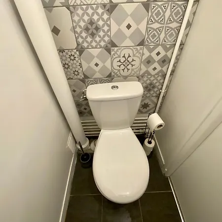 Apartment Appt T4 Proche Du Centre - De - 045 *