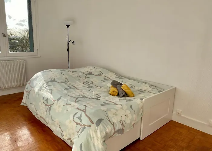 Apartment Appt T4 Proche Du Centre - De - 045 *